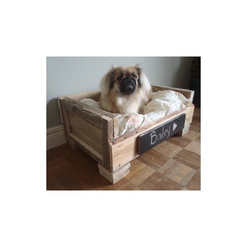 Lettino per cani in legno stile vintage su misura